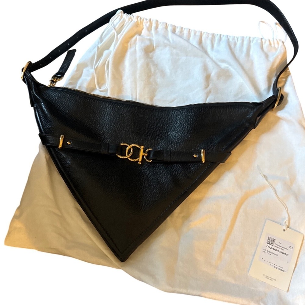 Chloé Black Leather Triangular Crossbody Bag with Gold Hardware (Rare) - Picture 2 of 15